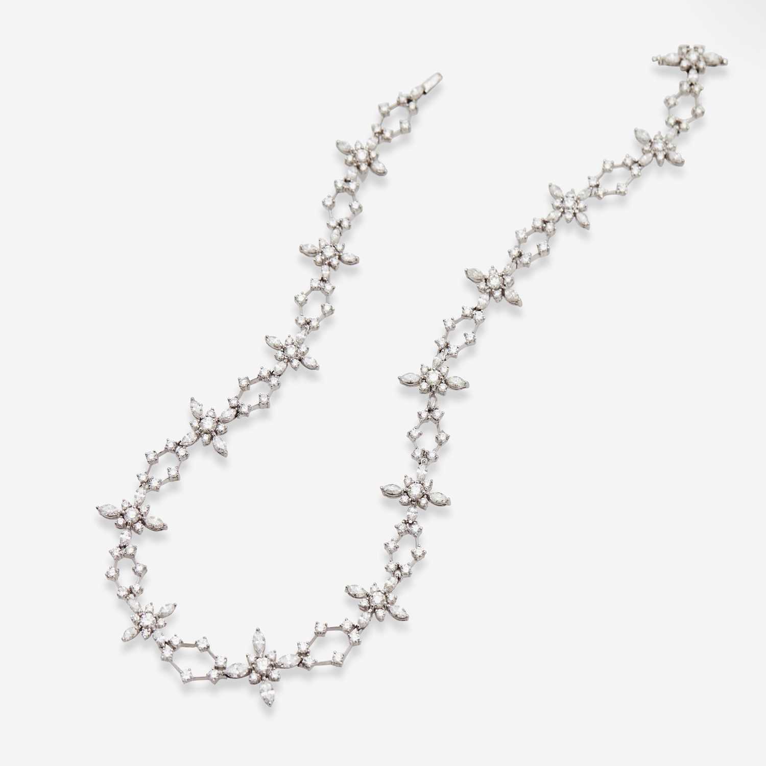 Lot 10 - A Platinum and Diamond Necklace