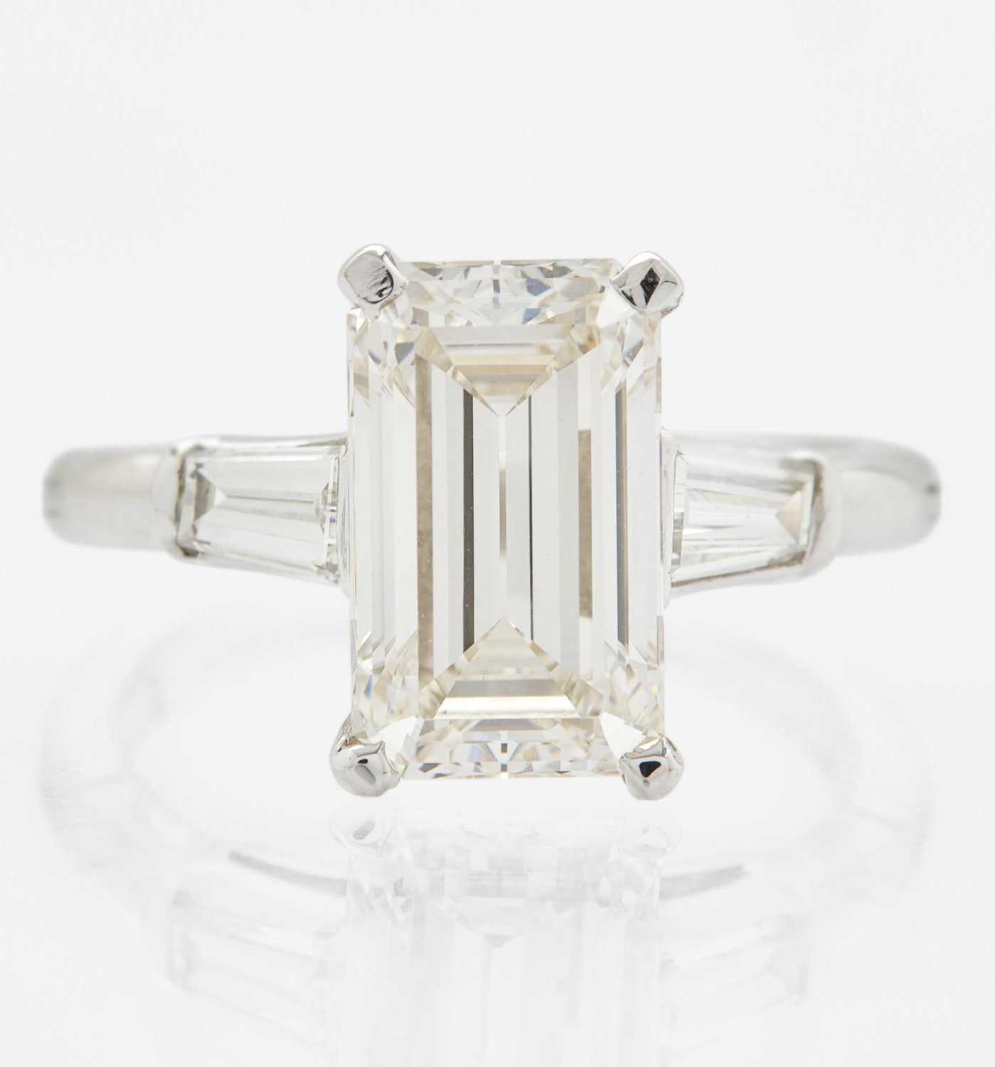 Lot 57 - A Platinum and Diamond Ring