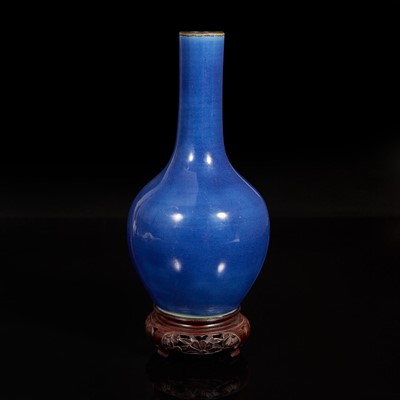Lot 88 - A Chinese blue-glazed bottle vase 藍釉淨瓶