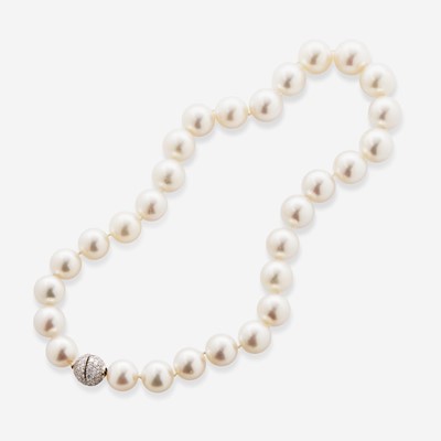 Lot 28 - A South Sea Pearl Necklace Strand by Tara & Sons