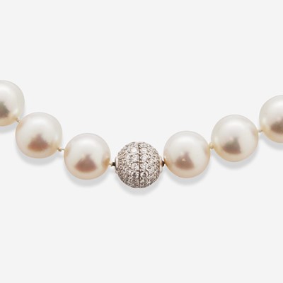 Lot 28 - A South Sea Pearl Necklace Strand by Tara & Sons