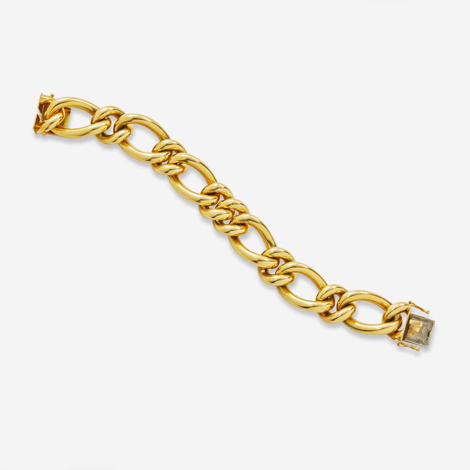 Lot 19 - An 18K Tiffany & Co Large Link Bracelet