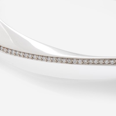 Lot 45 - A Contemporary 14K White Gold and Diamond Bracelet