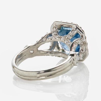 Lot 39 - A Platinum, Diamond, and Sapphire Ring