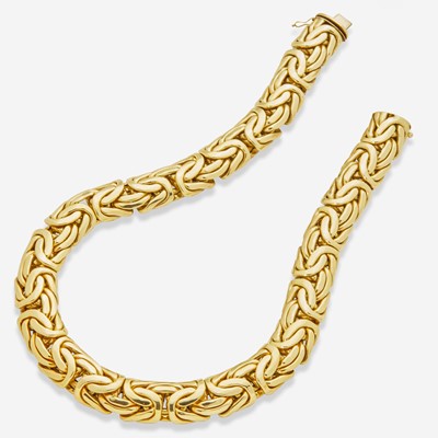 Lot 158 - A 14K Yellow Gold Italian Necklace