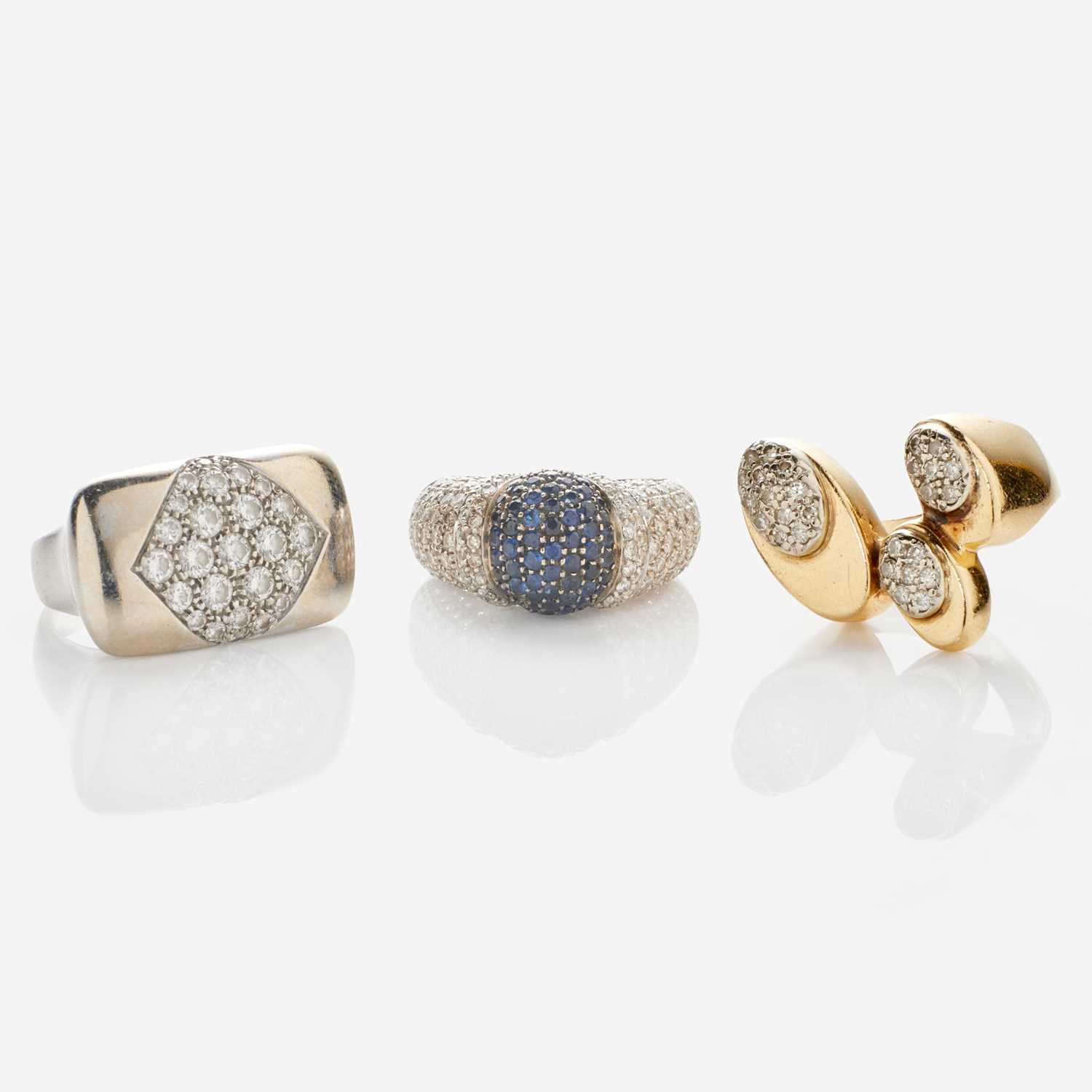 Lot 81 - A Group of Three Gold and Gemstone Ladies Rings