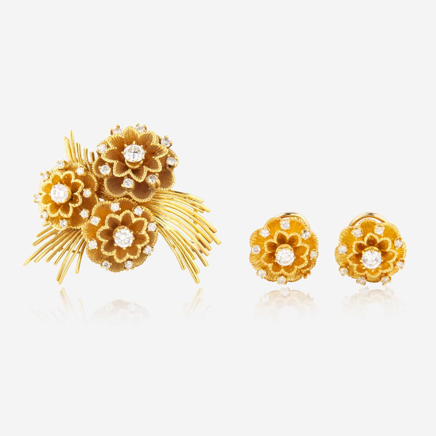 Lot 86 - A Matching Set of 14K Yellow Gold and Diamond Earrings and Brooch