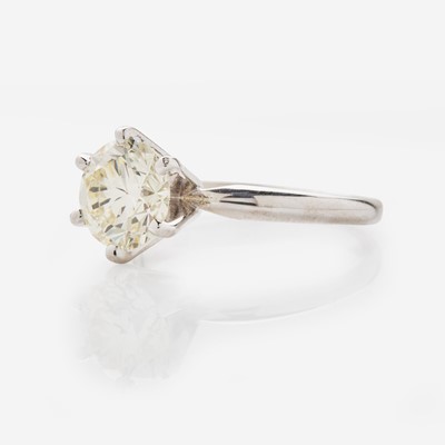 Lot 44 - A 14K White Gold Solitaire Diamond Ring
