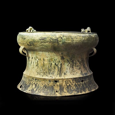Lot 15 - A Vietnamese Bronze Drum 越南青銅鼓