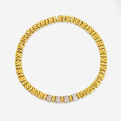 Lot 1 - An 18K Yellow Gold and Diamond Necklace