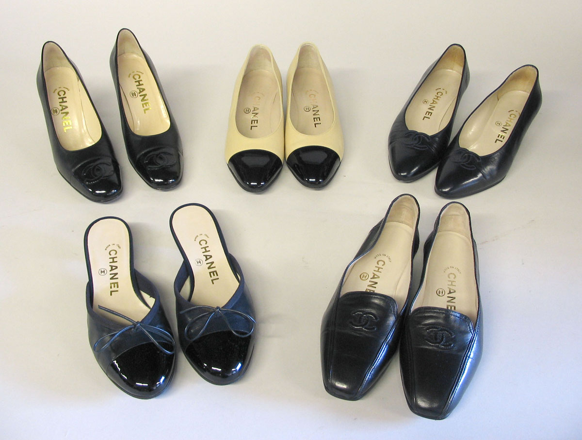 Lot 1175 - Five pairs of size 5B Chanel shoes