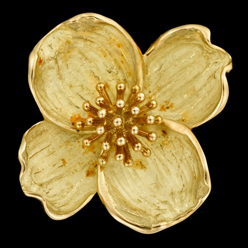 Lot 184 - 18 karat yellow gold dogwood blossom brooch, Tiffany & Co.