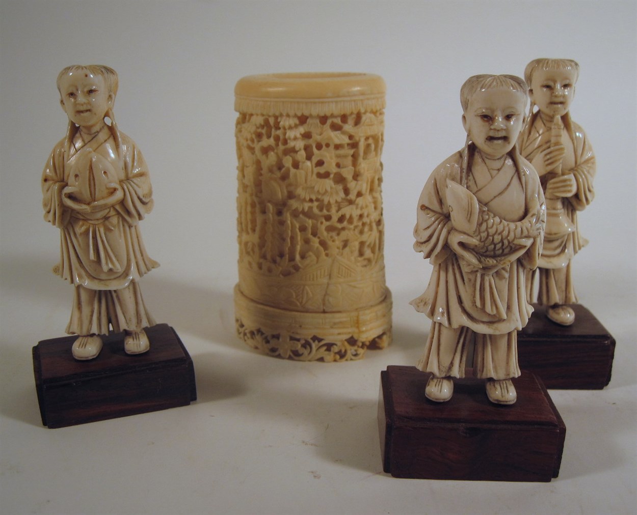 Lot 175 - Four Chinese elephant ivory carvings