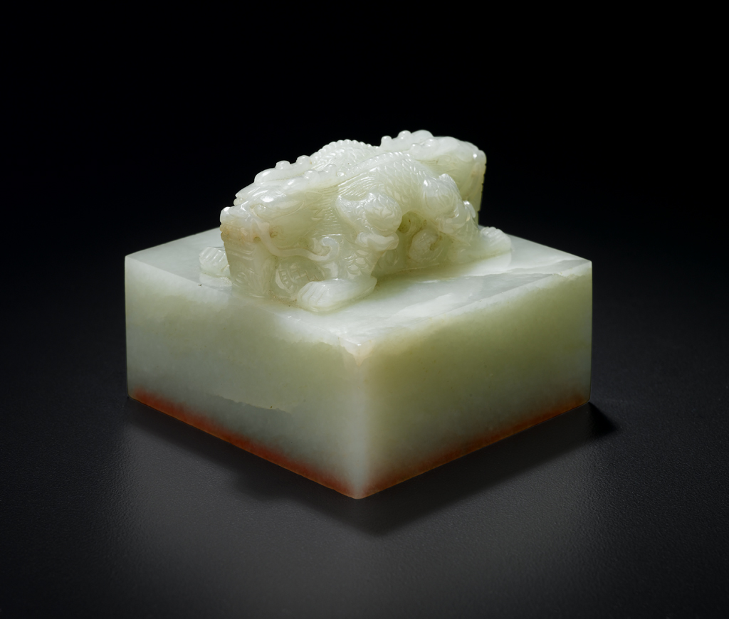 Lot 413 - Important imperial white jade seal