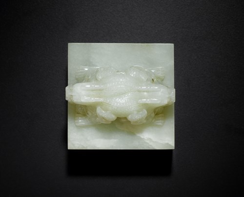Lot 413 - Important imperial white jade seal