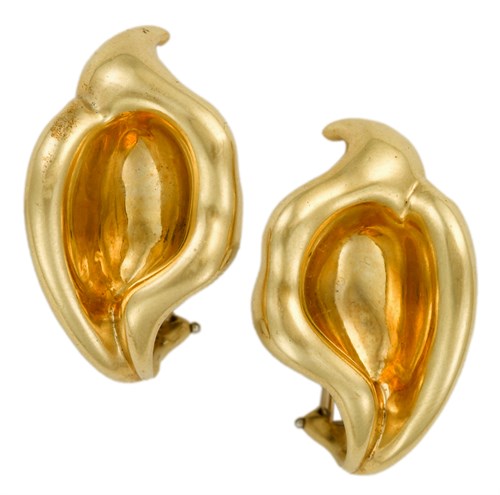 Lot 39 - 18 karat yellow gold earrings, Tiffany & Co.