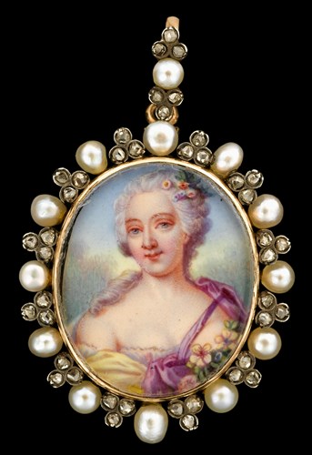 Lot 6 - Silver topped yellow gold, pearl and diamond portrait pendant