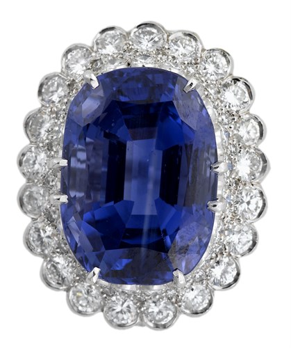 Lot 57 - Impressive lady's sapphire and diamond dinner ring