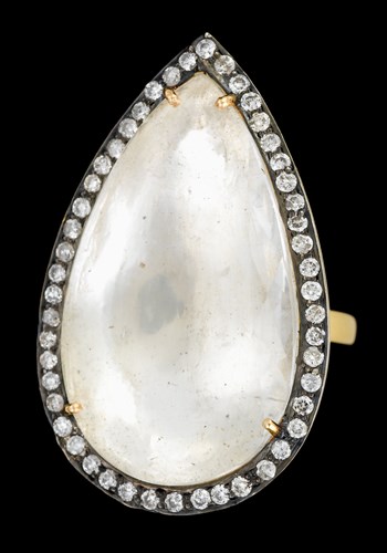 Lot 84 - 18 karat yellow gold diamond and rock crystal ring