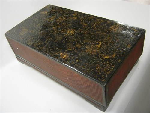 Lot 6 - Chinese gilt-decorated lacquer bamboo box