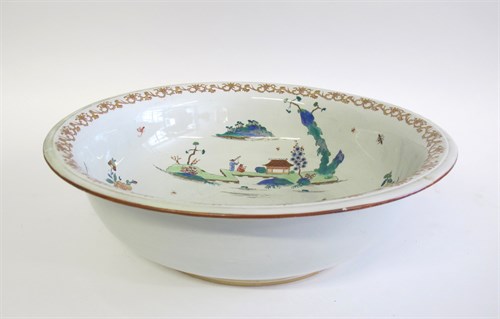 Lot 40 - Chinese export porcelain famille verte wash bowl