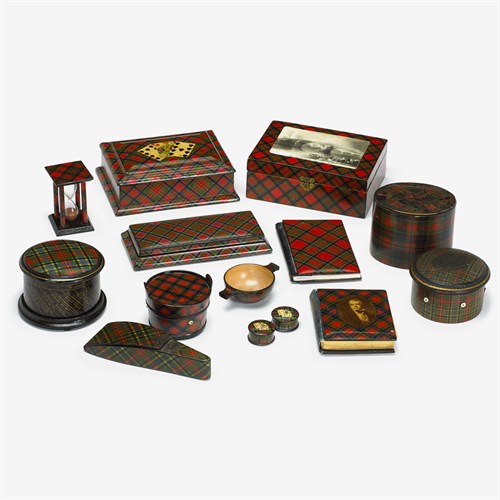 Lot 157 - Collection of Scottish tartanware