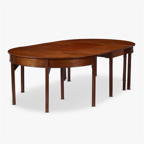 Lot 50 - Federal three-part mahogany dining table