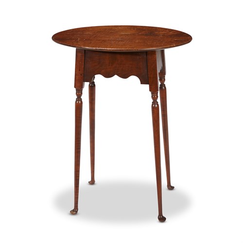 Lot 58 - Queen Anne style mahogany oval tavern table