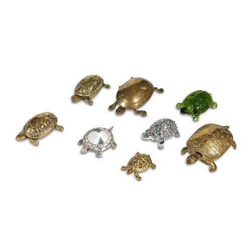 Lot 11 - Group of eight turtle figurines