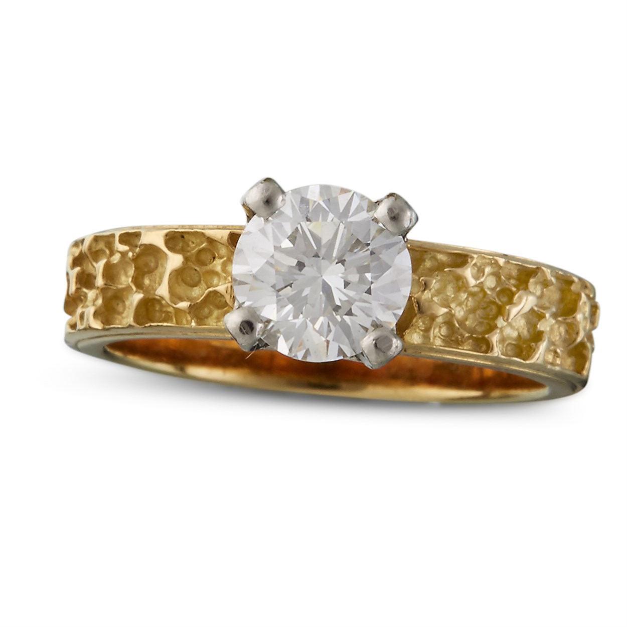 Lot 89 - A diamond solitaire ring