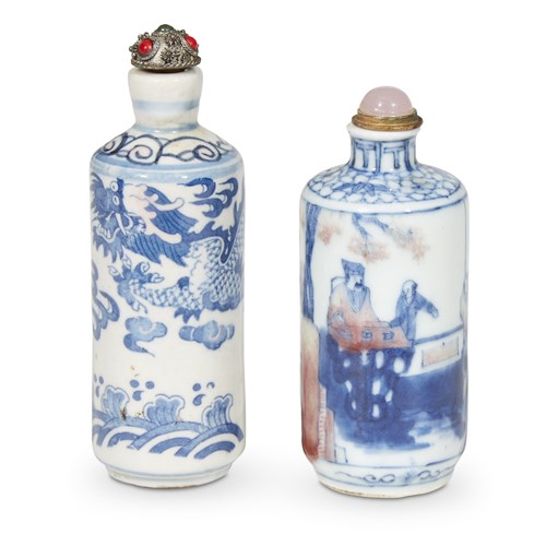Lot 173 - A Chinese blue, white and red porcelain snuff bottle