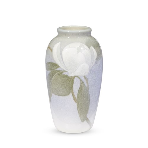 Lot 286 - A Rookwood iris glaze vase with peonies