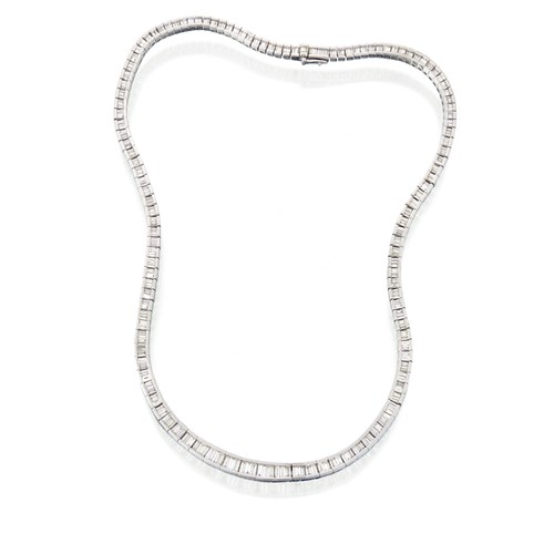 Lot 63 - A diamond and platinum necklace