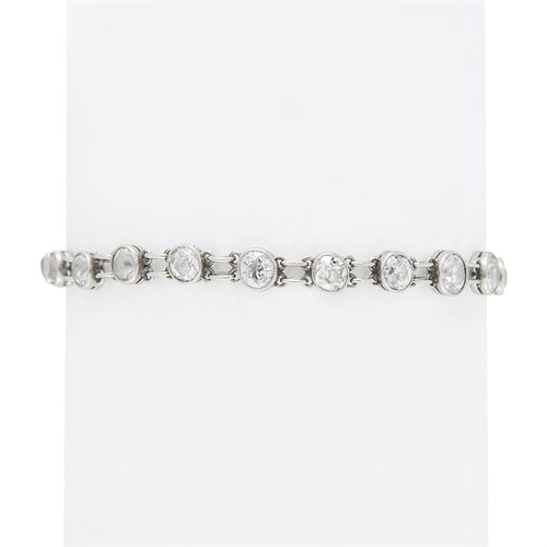 Lot 16 - A diamond and platinum bracelet