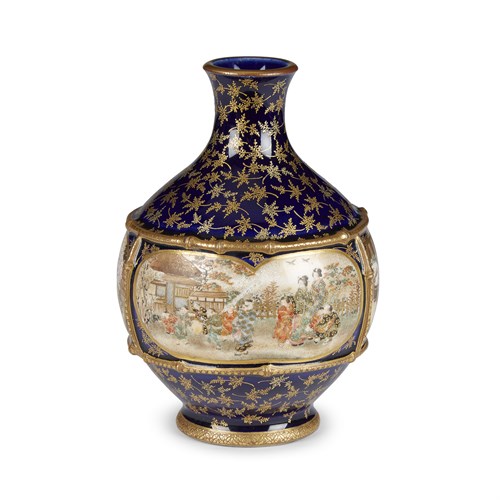 Lot 91 - A finely decorated Satsuma pottery small vase, Kinkozan