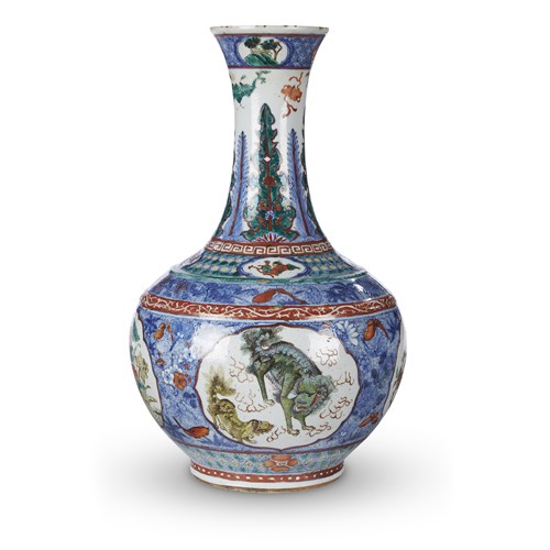 Lot 288 - Chinese underglaze blue and famille verte-decorated porcelain bottle vase