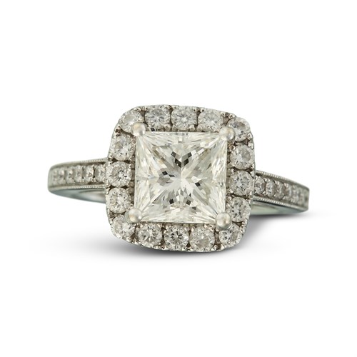 Lot 78 - A diamond solitaire ring