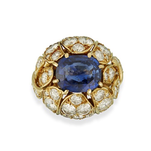 Lot 111 - A sapphire, diamond and eighteen karat gold ring