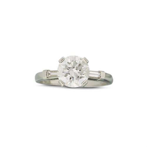 Lot 144 - A diamond solitaire ring