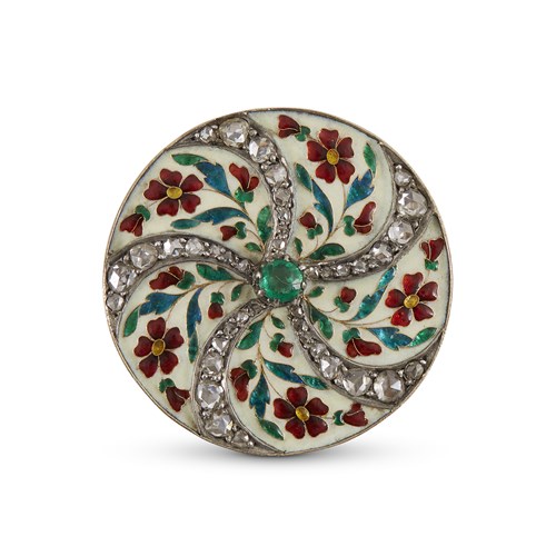 Lot 16 - A Russian emerald and diamond-set enameled gold brooch