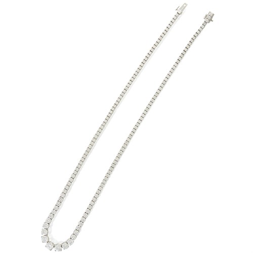 Lot 61 - A diamond and platinum rivière necklace