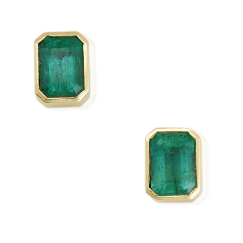 Lot 14 - A pair of emerald and eighteen karat gold earrings