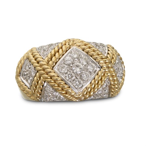 Lot 68 - A diamond and eighteen karat gold ring