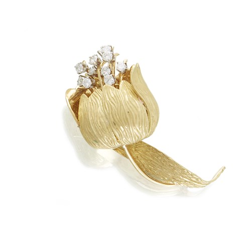Lot 75 - A diamond and eighteen karat gold brooch, Cartier